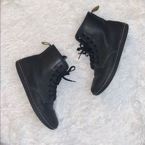 🎈🎈FLASH SALE!! 🎈🎈Dr. Martens Boots